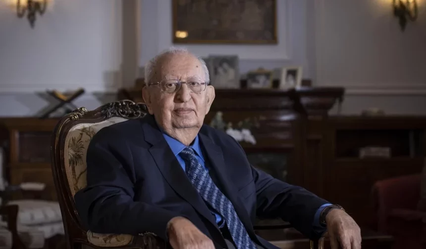 Eski TBMM Başkanı Hüsamettin Cindoruk Hayatını Kaybetti