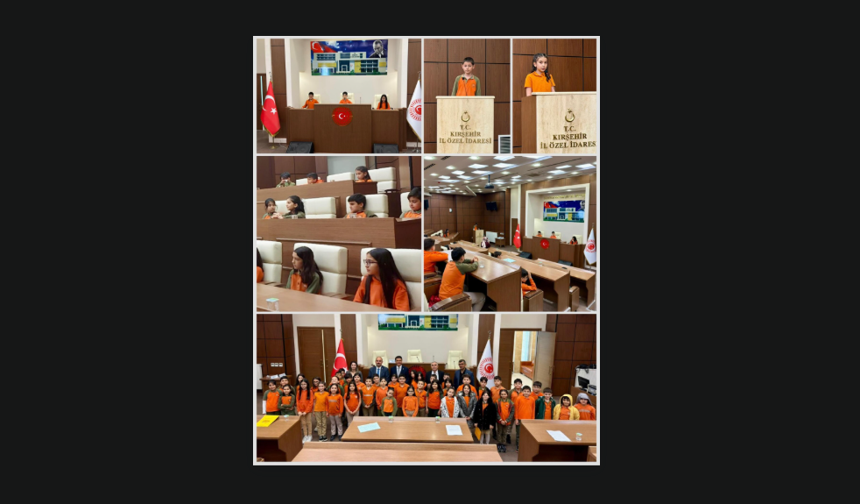 Minik Temsilciler Meclis Kürsüsünde