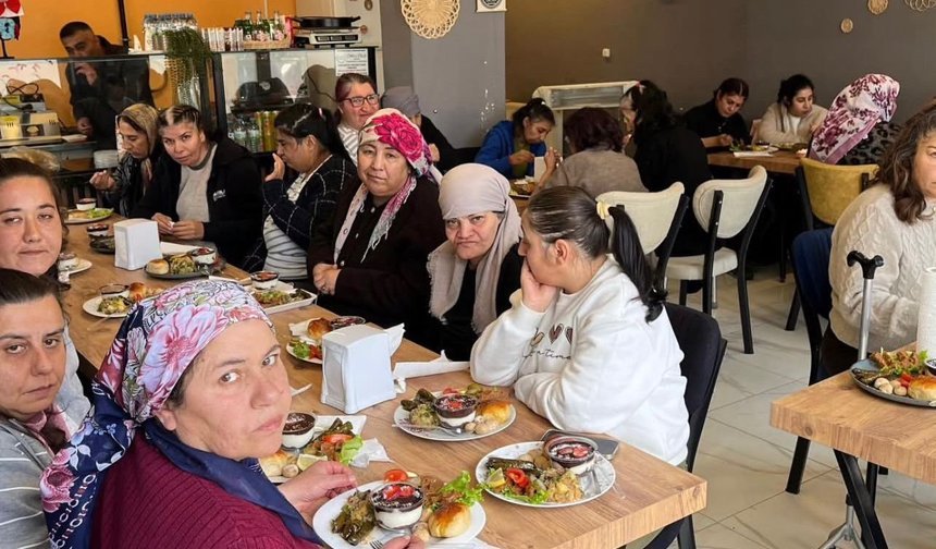 Kırşehir'de Kadınların Evlerinde Gibi Hissettiği Mekanda Bir Araya Geldiler