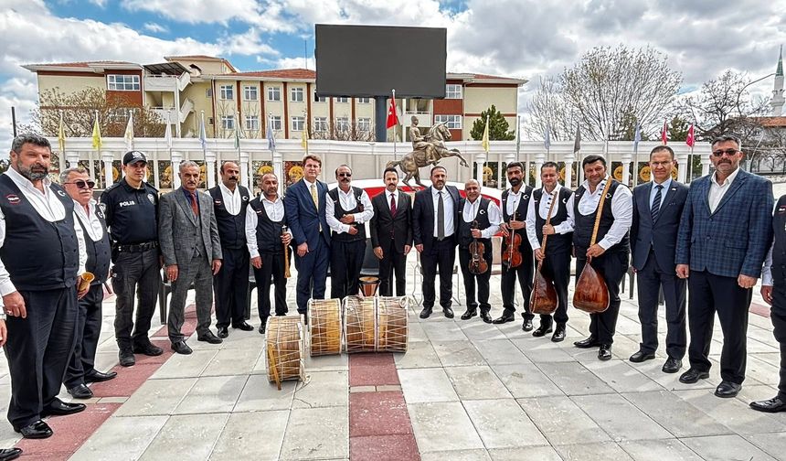 Çiçekdağı’nda Kütüphane Haftası meydanlarda coşku ile kutlandı