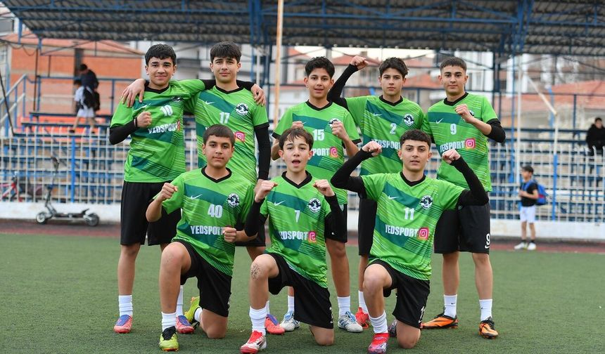 5X5 FUTBOL TURNUVASINDA 3.GÜN HEYECANI YAŞANDI