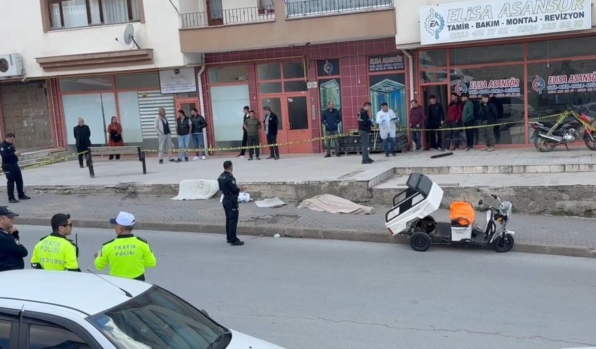 Elektrikli Motosiklet Devrildi: 72 Yaşındaki Sürücü Öldü