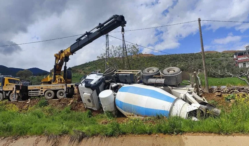 Beton mikseri devrildi: 1 yaralı
