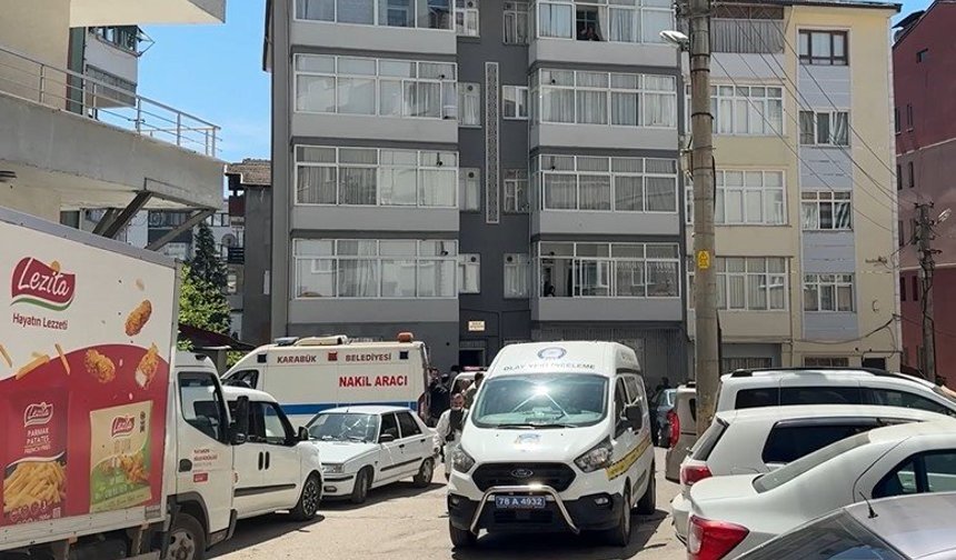 53 Yaşındaki Adam Evinde Ölü Bulundu