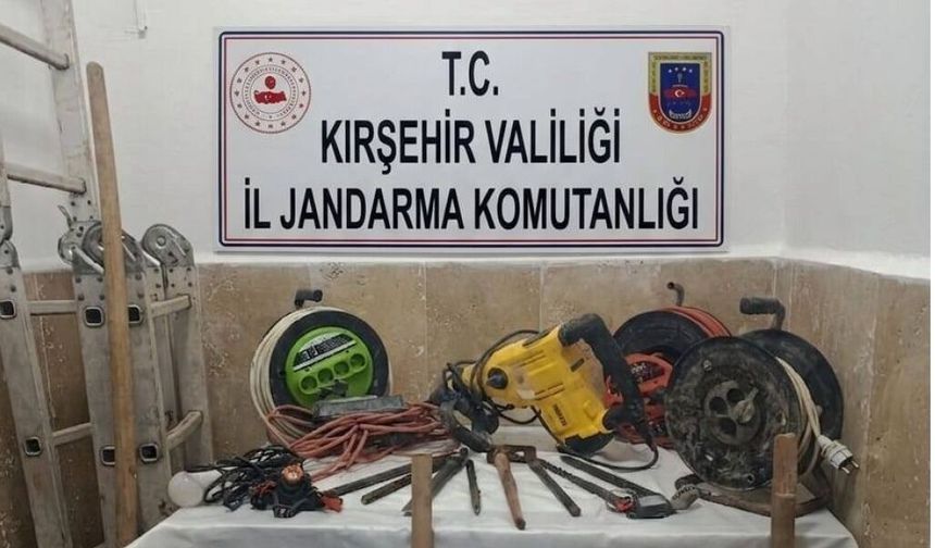 Kırşehir’de Define Avcılarına Baskın: 5 Gözaltı