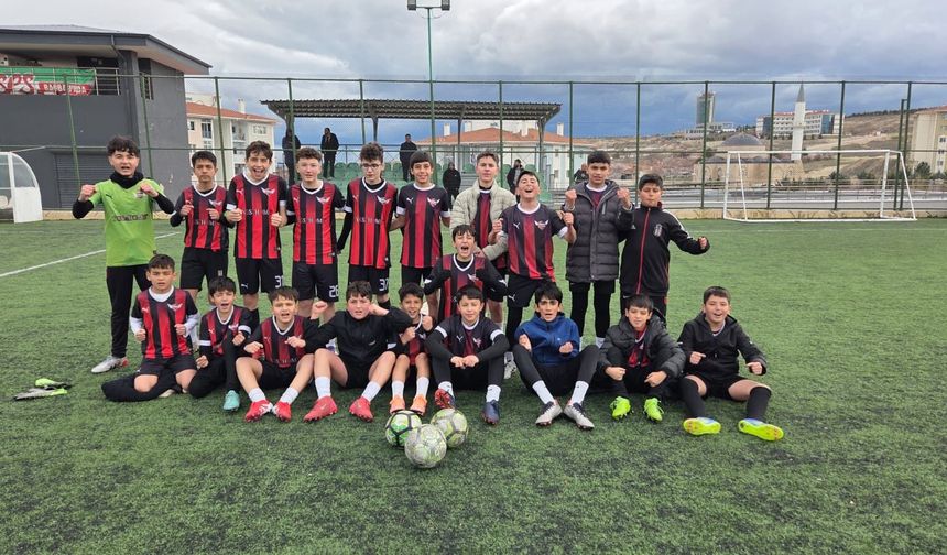 Minik Kramponlar U13’te zirveyi bırakmıyor!