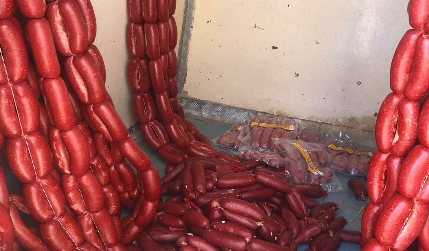 Kırşehir’de sağlıksız sucuk operasyonu: Tonlarca ürün imha edildi