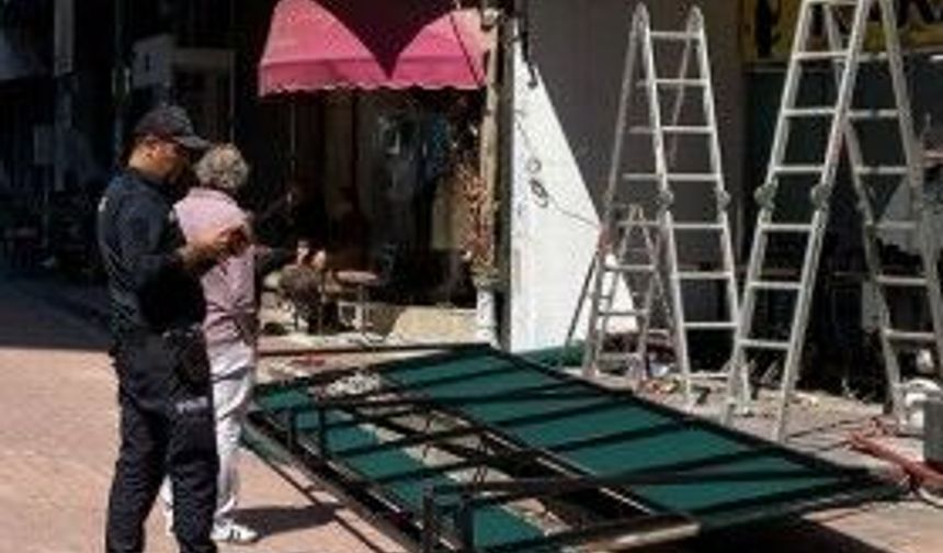 Tabela montajında demir profil düştü 1 kişi yaralı