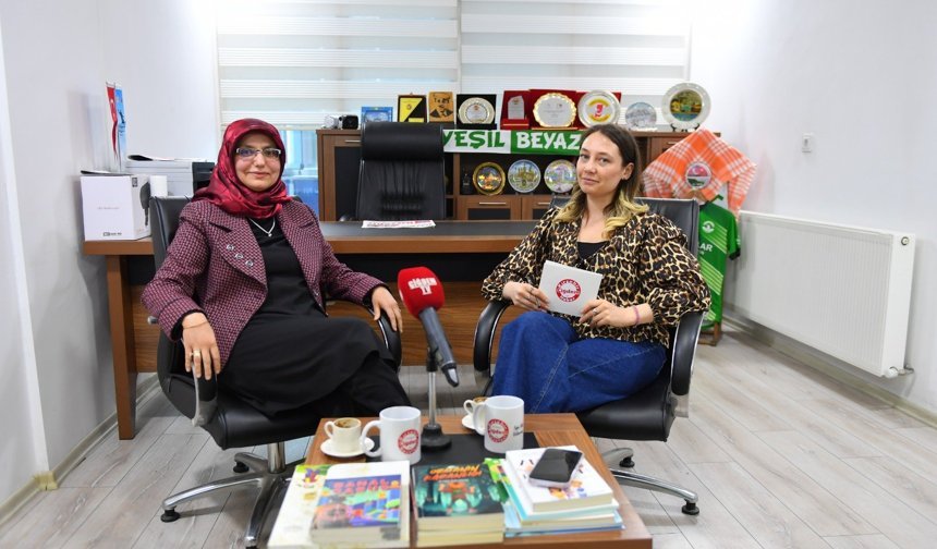 Yazar Küçük: “Anneliğimden de vazgeçmedim, yazarlıktan da!”