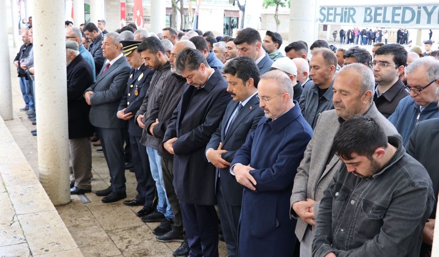 Kalbine Yenik Düşen Genç Esnaf Son Yolculuğuna Uğurlandı