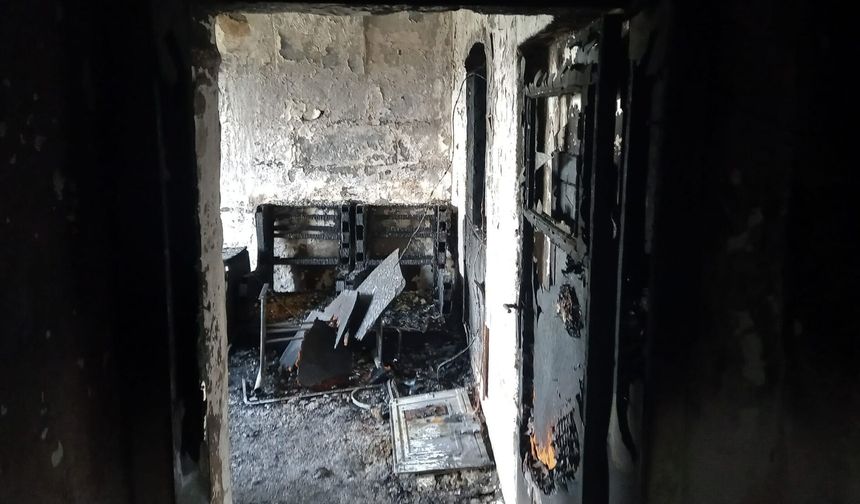 Isıtıcıdan çıkan yangın evi küle çevirdi