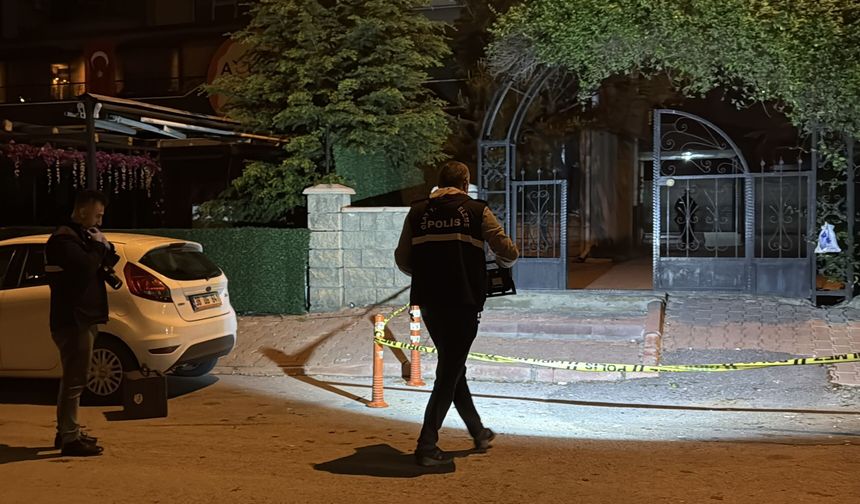Şok Eden Olay… Kadını Kurtarmak İstediler, Bıçaklandılar
