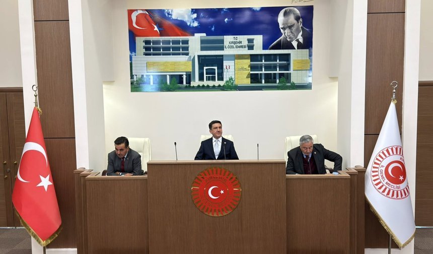 Kamil Avşaroğlu İlk Meclis Toplantısını Yönetti: “Önce Hizmet”