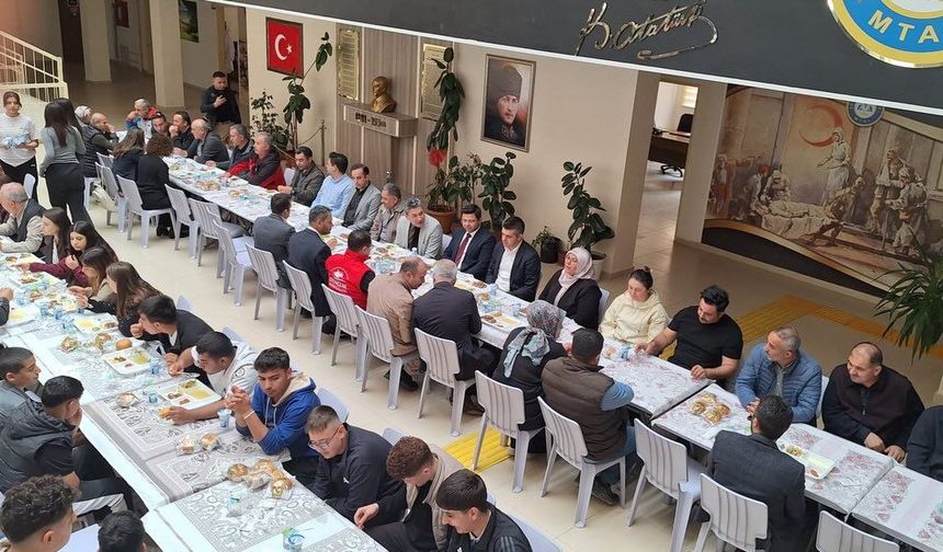 Mucur’da Şehit Hüsnü Özel adının yaşatıldığı okulda anıldı