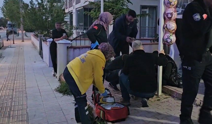 Okul Bahçesinde Bıçaklı Kavga!