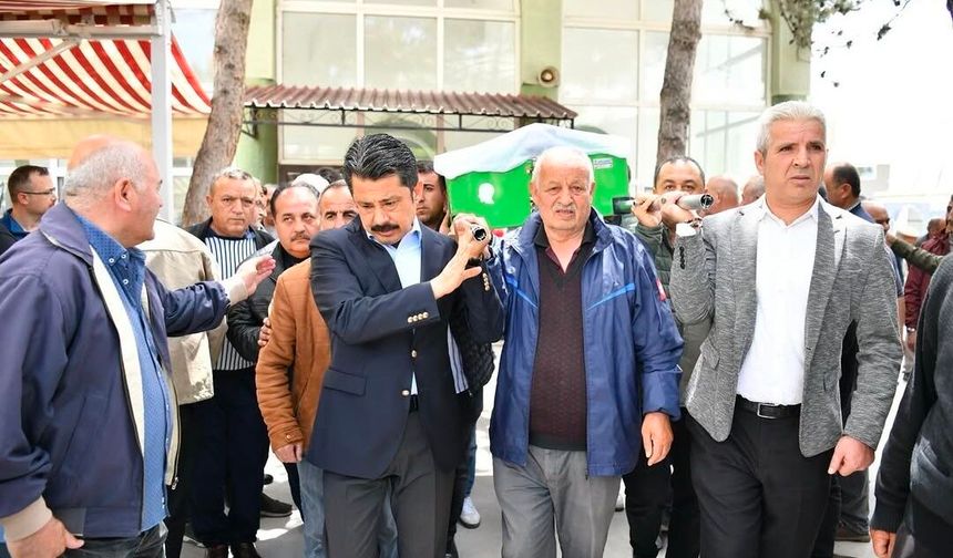 Vali Demiryürek, göreve geldiğinde ziyaret ettiği Zeynep Anneyi şimdi omuzlarında son yolculuğuna uğurladı