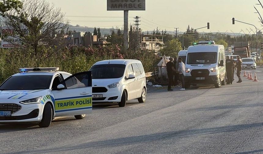 Sepetli motosiklet tırla çarpıştı: 1 ölü