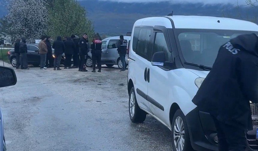 Silahlı Kavga: 2 Yaralı, 3 Şüpheli Kaçtı