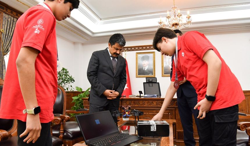 TÜBİTAK Şampiyonları Vali Demiryürek’i Ziyaret Etti