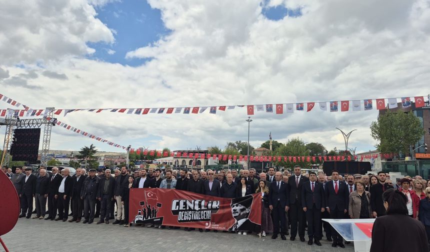 CHP Kırşehir İl Başkalığı’ndan Çelenk Töreni: Umut Gençlikte, Umut Cumhuriyet’te