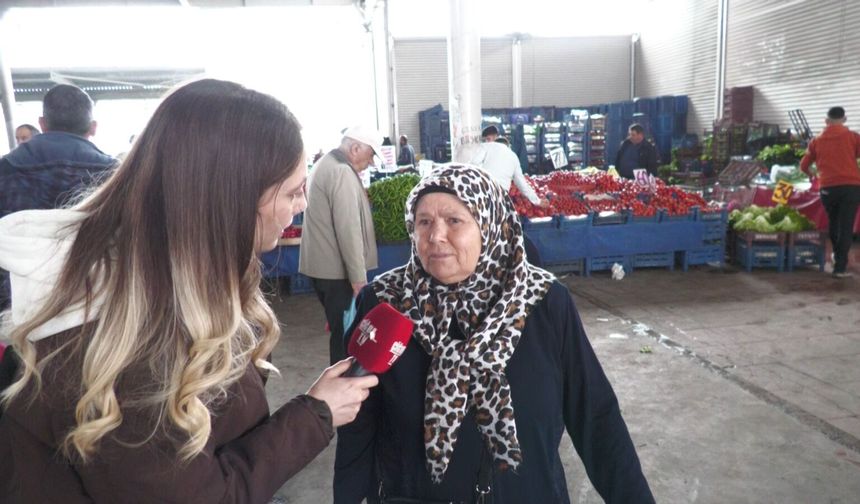 Kırşehir’de bayram pazarı: İğne atılsa yere düşmez