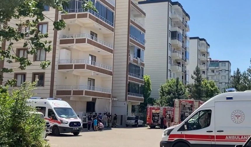 10 Katlı Binada Yangın: 1 Kişi Hastanede