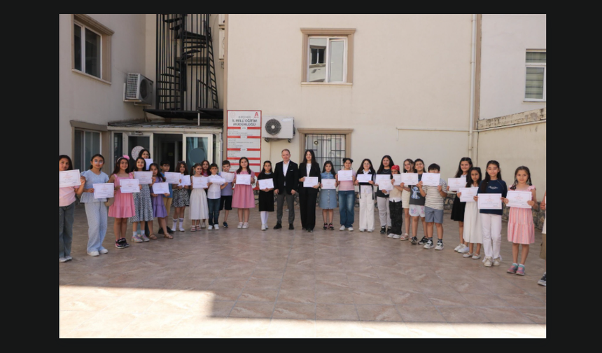 Yasin Gülşen’den Çocuk Korosu Öğrencilerine Tebrik ve Katılım Belgesi