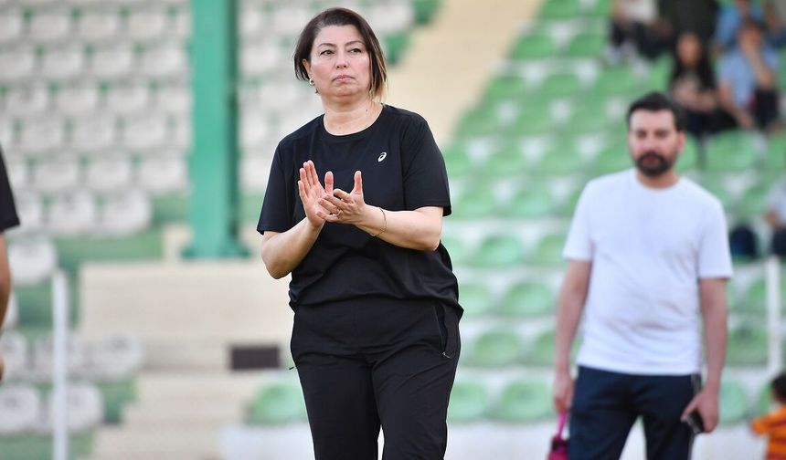 Antrenör Urgan: "Amacımız çocuklarımıza sporu ve voleybolu sevdirmek"