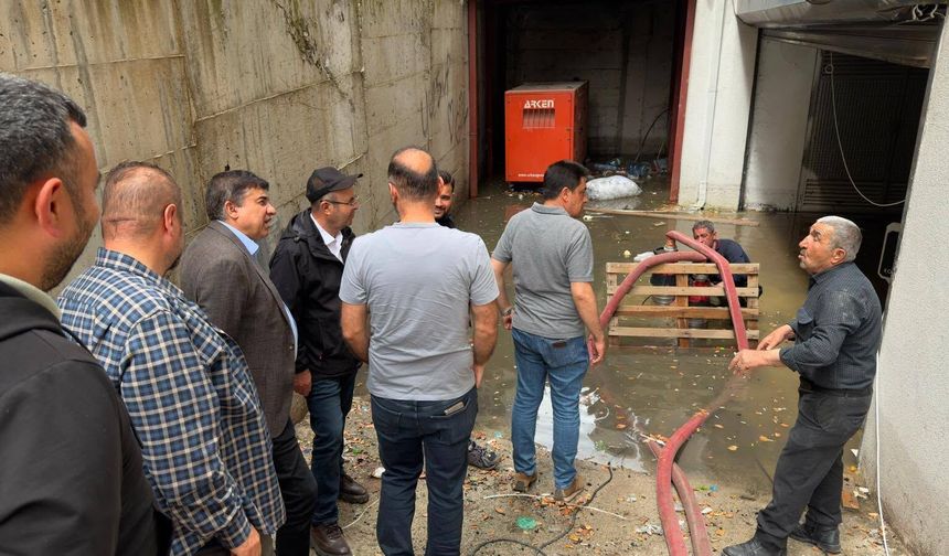 CHP heyetinden sel baskını sonrası esnafa destek