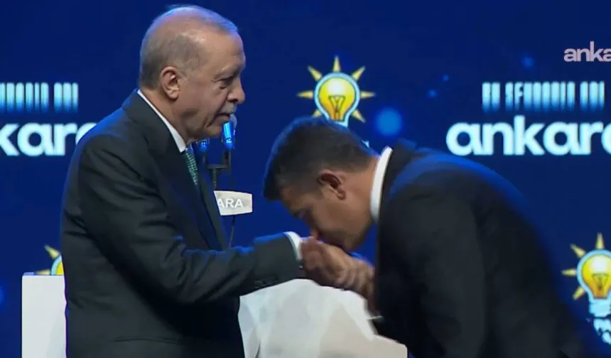 Sabah CHP’den Ayrıldı, Öğlen AKP Rozetini Taktı