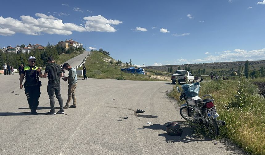 Korkunç Çarpışma! Motosiklet Sürücüsü Hayatını Kaybetti