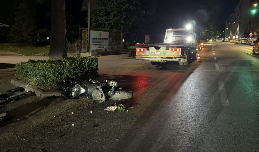 Devrilen Motosiklet Sürüklenerek Durabildi: 2 Yaralı