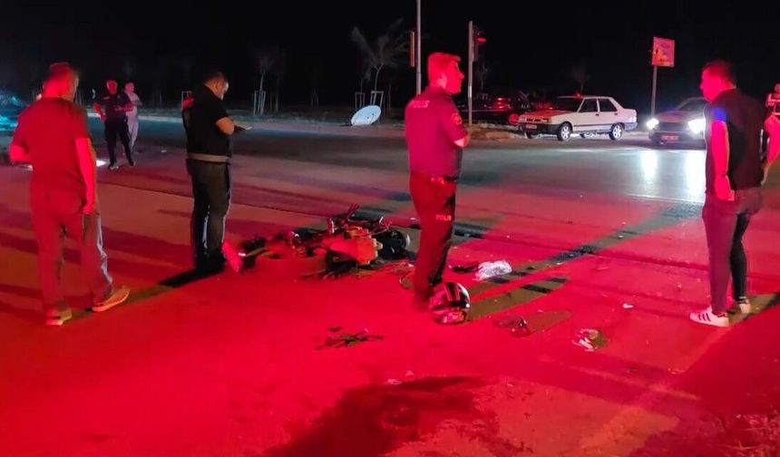 Otomobil ile Motosiklet Çarpıştı: Motosiklet Sürücüsü Kurtarılamadı