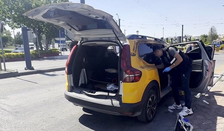 Taksi Durağında Bıçaklı Kavga: 6 Yaralı