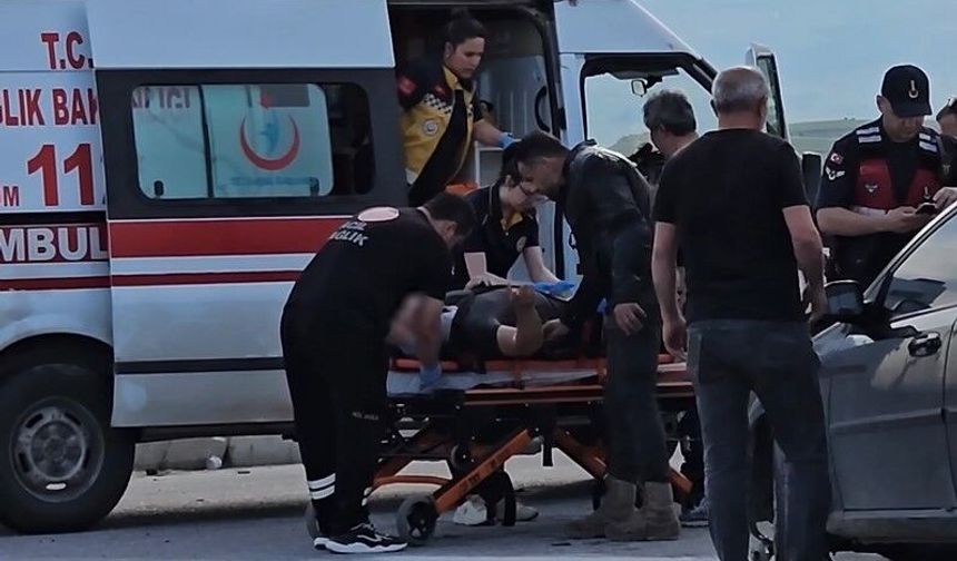Tanker ve Otomobil Çarpıştı: 4 Yaralı