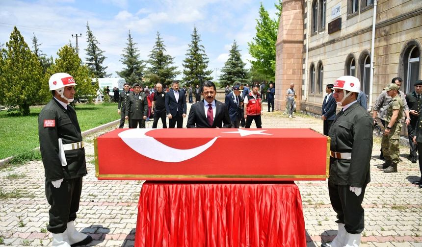 Kıbrıs Muharip Gazisi İsa Akyüz Son Yolculuğuna Uğurlandı