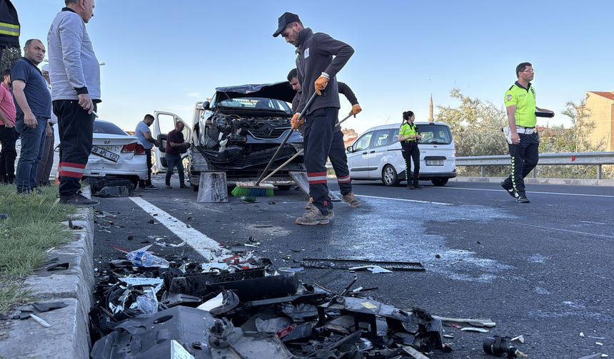 Zincirleme Kaza: Yol Trafiğe Kapandı