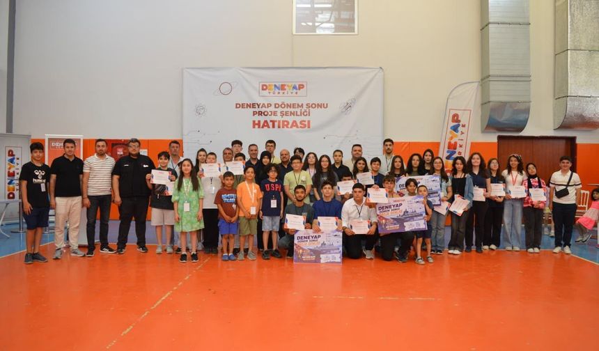 Genç mucitler projelerini görücüye çıkardı