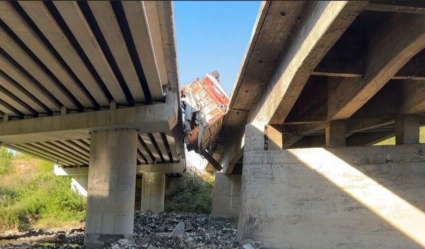 Sürücü Nehre Düştü, Hayatını Kaybetti!
