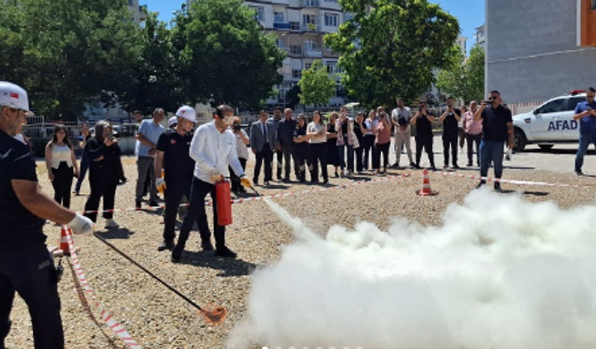 Aşıkpaşa İl Halk Kütüphanesi'nde Gerçeğini Aratmayan Tatbikat
