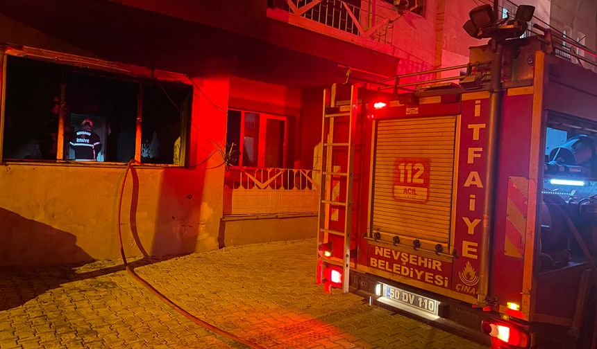 Kardeş Dehşeti: Evi Ateşe Verdi!