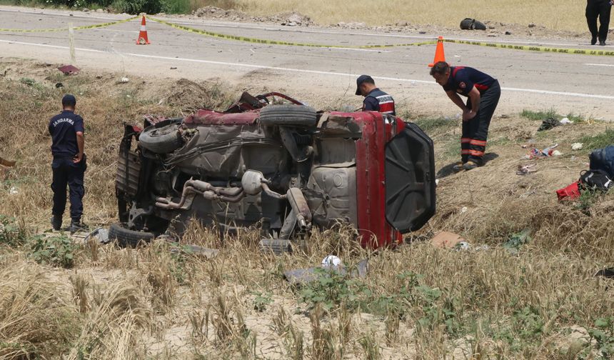 Yol Kenarında Facia: 3 Ölü, 4 Yaralı