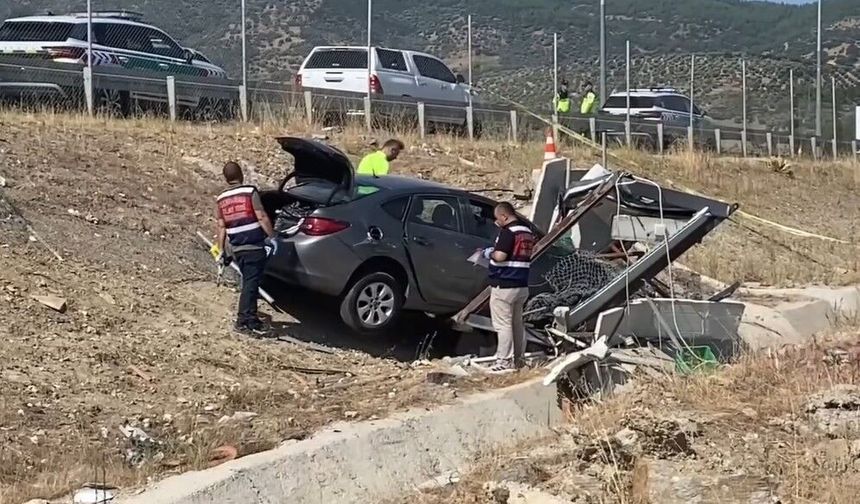 Bekçi Kulübesine Çarpan Otomobil Can Aldı: 1 Ölü, 1 Yaralı!
