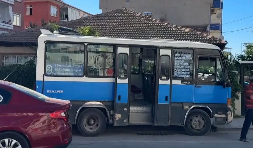 Peş Peşe Çarpıştılar! Yolcu Minibüsünün Karıştığı Kazada 10 Yaralı