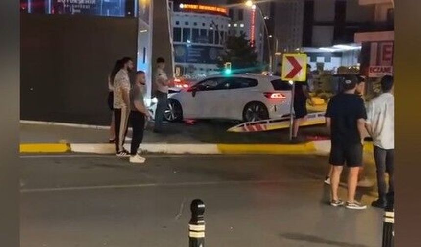 Silahlı Saldırıya Uğradı, Hastaneye Giderken Kaza Geçirdi