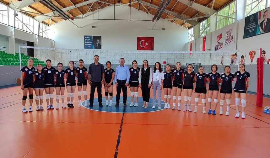 Spor İl Müdürü Çakmakçı'dan filenin sultanlarına tam destek