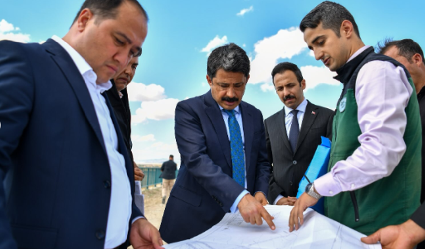Vali Demiryürek, Çiçekdağı’nda köy muhtarları ve vatandaşlarla buluştu