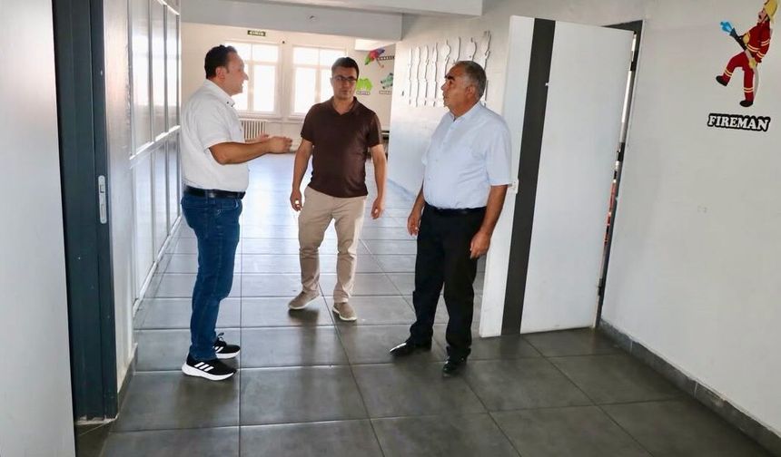 Kırşehir Necatibey Okulu’nda onarım çalışmaları mercek altında
