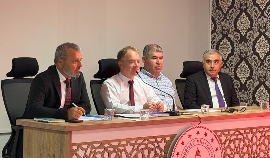 Kırşehir’de 2026-2027 Eğitim Öğretim Yılı Öncesi Müdürler Toplantısı Gerçekleştirildi