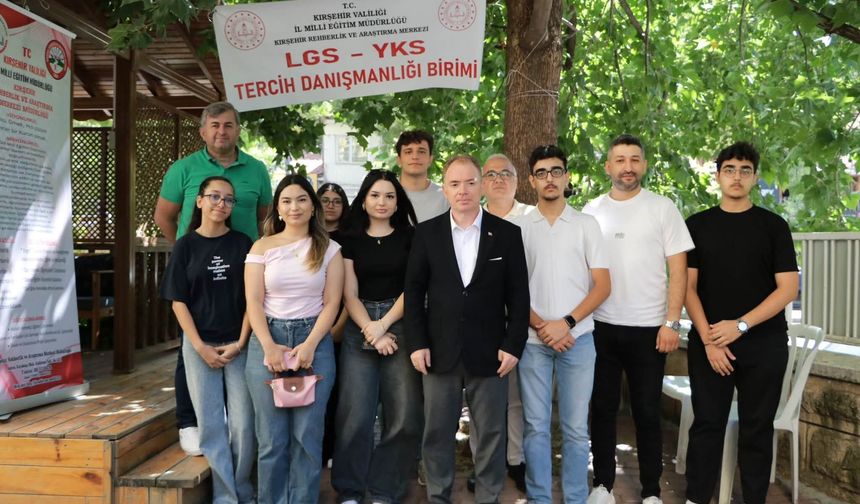 Kırşehir'de YKS Tercih Döneminde Öğrenci ve Velilere Rehberlik Desteği